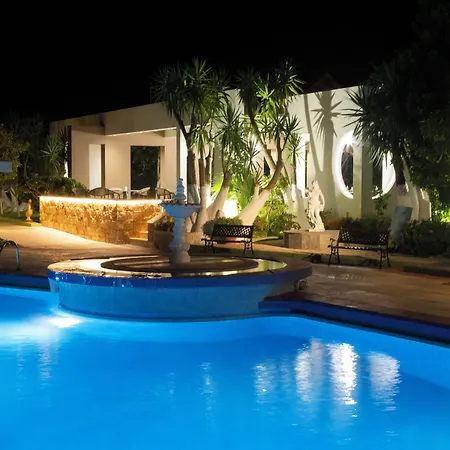 Hotel La Cite 3*