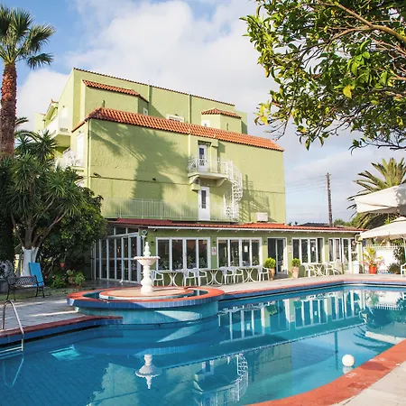 Szálloda La Cite Lixúri