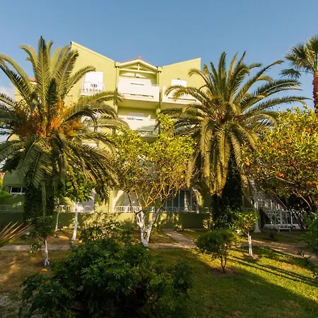 Szálloda La Cite Lixúri