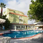 ホテル La Cite 3*